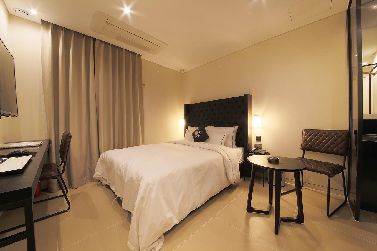 Hotel Cullinan 2 Geondae Сеул Экстерьер фото