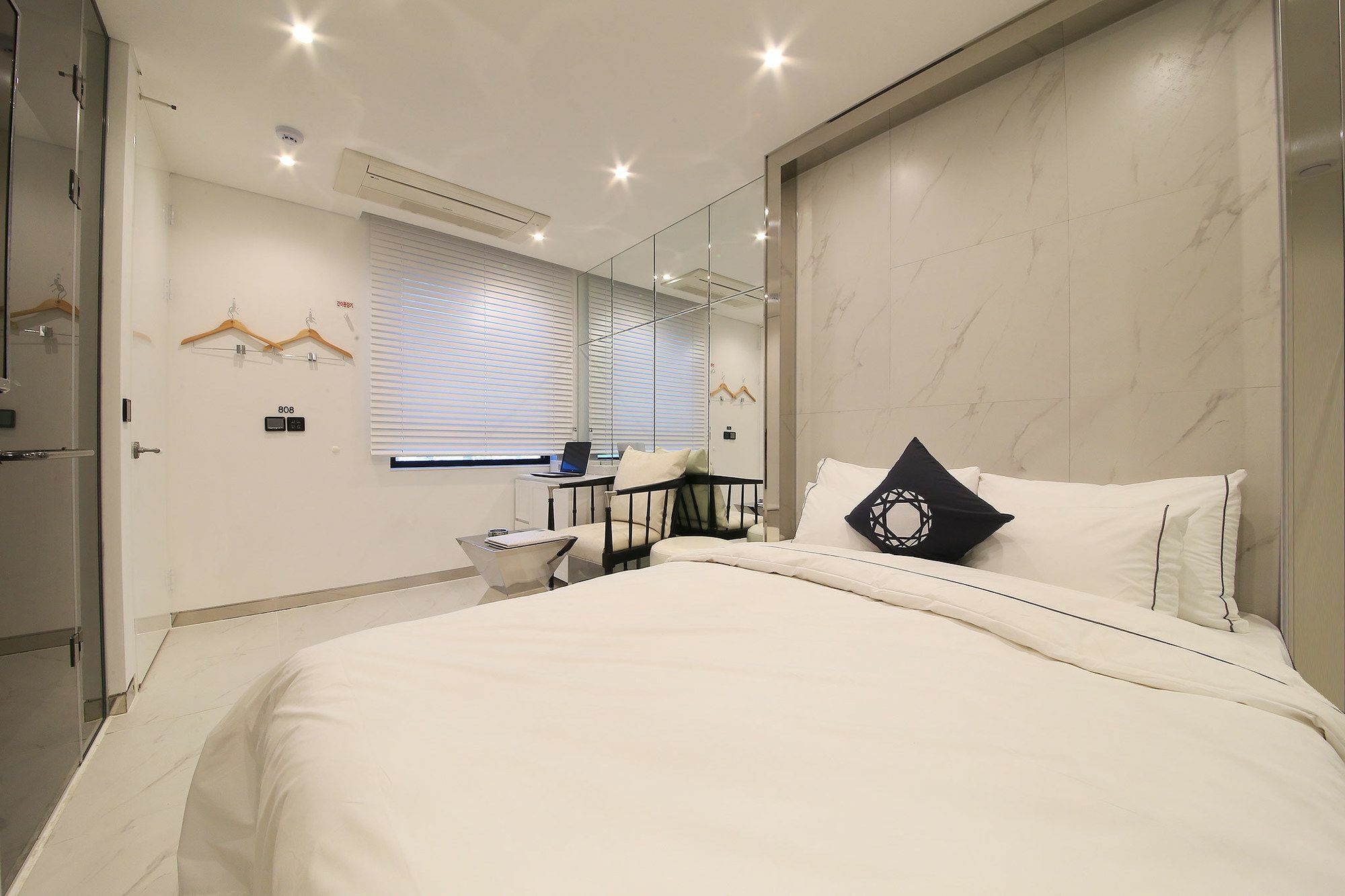 Hotel Cullinan 2 Geondae Сеул Экстерьер фото